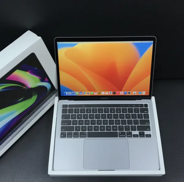 MacBook Pro with M2 chip 8GB RAM 256GB SSD 13.3 inch Display